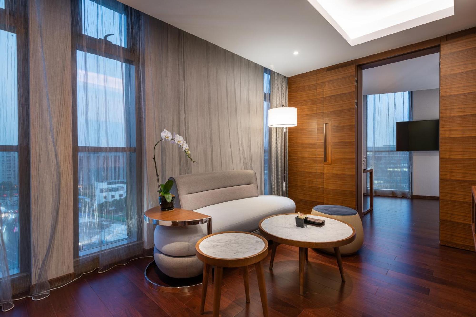 Novotel Hongqiao Hotel 5*